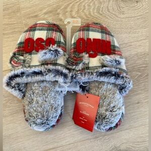 New Christmas kids slippers- nino oso
size 2-3